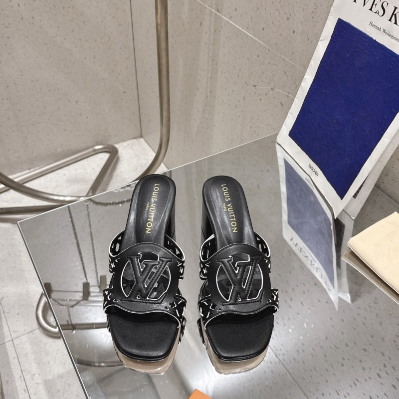 l0vis Vvtt0n heeled shoes